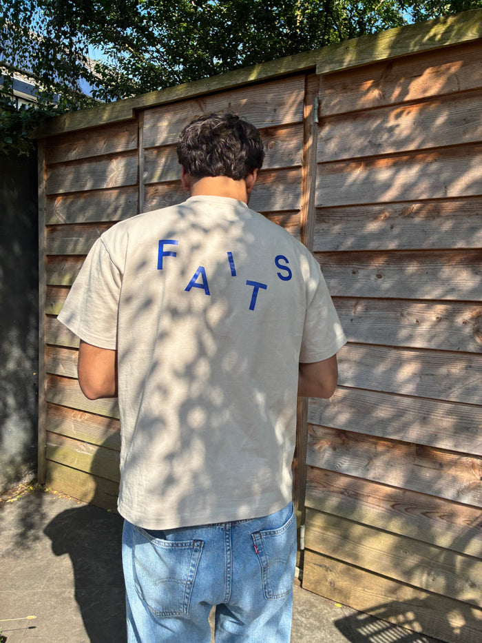 Klant draagt Faits